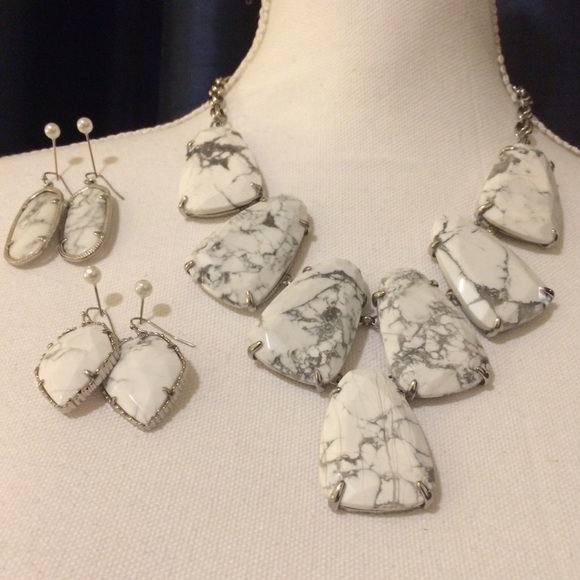 ✨RARE✨Kendra Scott White Howlite Elle Earrings - Picture 7 of 7